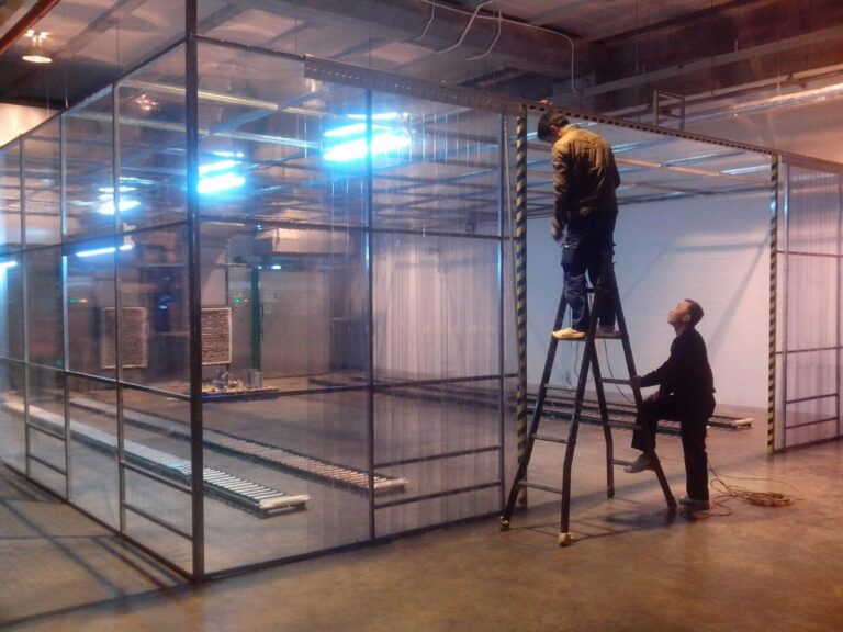Vách ngăn màn nhựa PVC khổ lớn