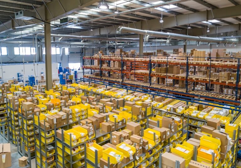 Màn nhựa PVC là gì? Ứng dụng và lợi ích cho nhà xưởng